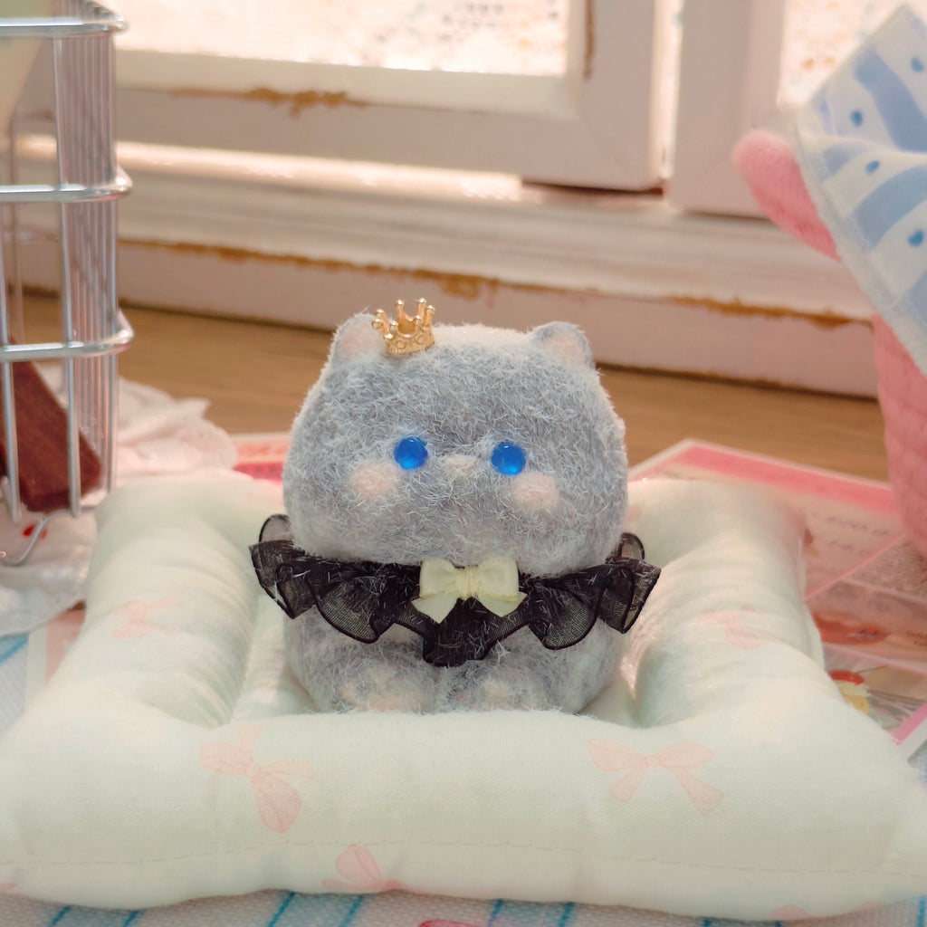 Hand‑Painted Small Cat Silicone Squishy