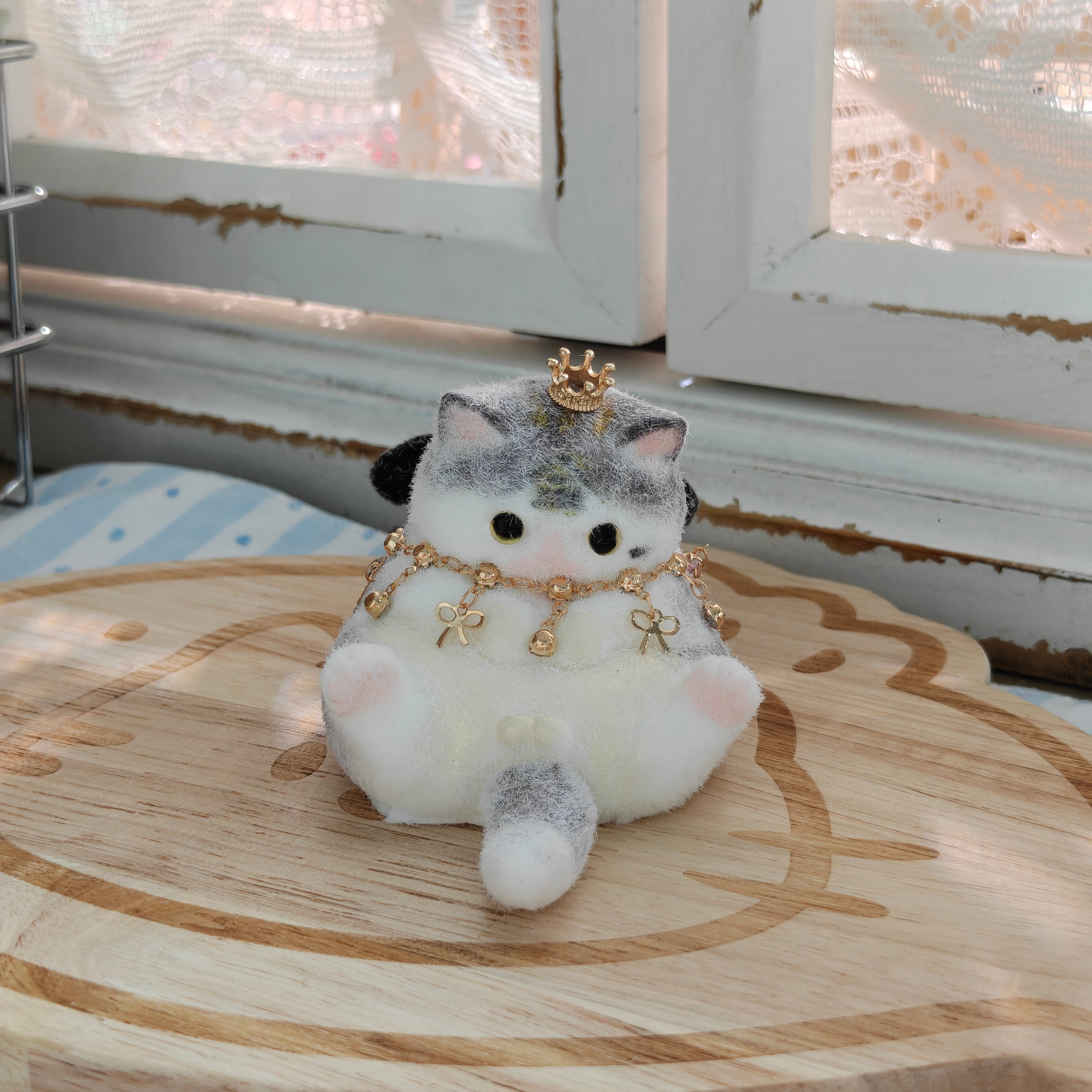 Hand‑Painted Boss Cat Silicone Squishy
