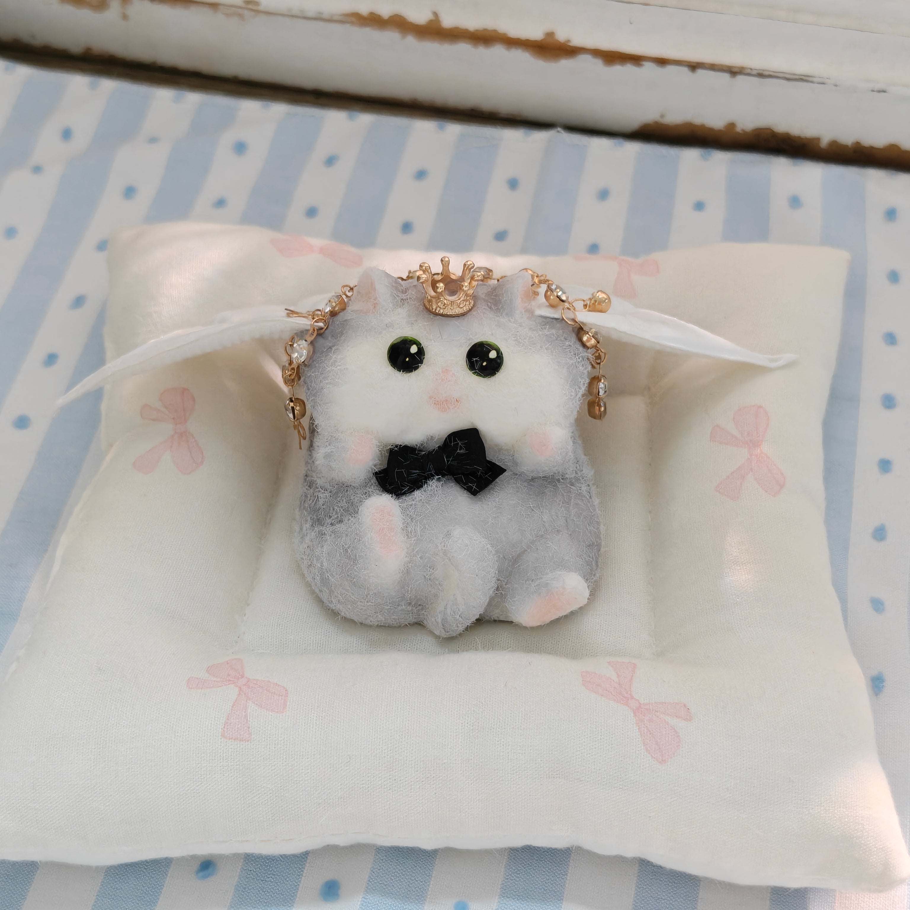 Hand‑Painted Boss Cat Silicone Squishy